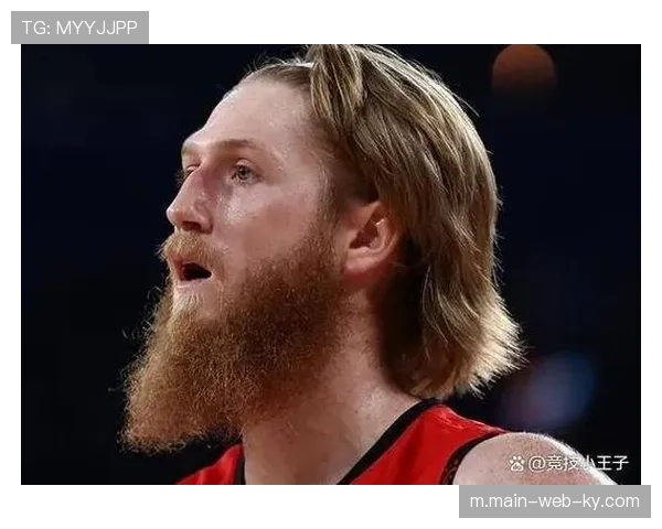 马内克13分7板3助表现全面,同曦外援内线作用明显 马内克13分7板3助表现全面,同曦外援内线作用明显